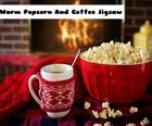 Warmes Popcorn und Kaffee.
