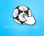 Calciare il pallone da calcio (calcio ups)